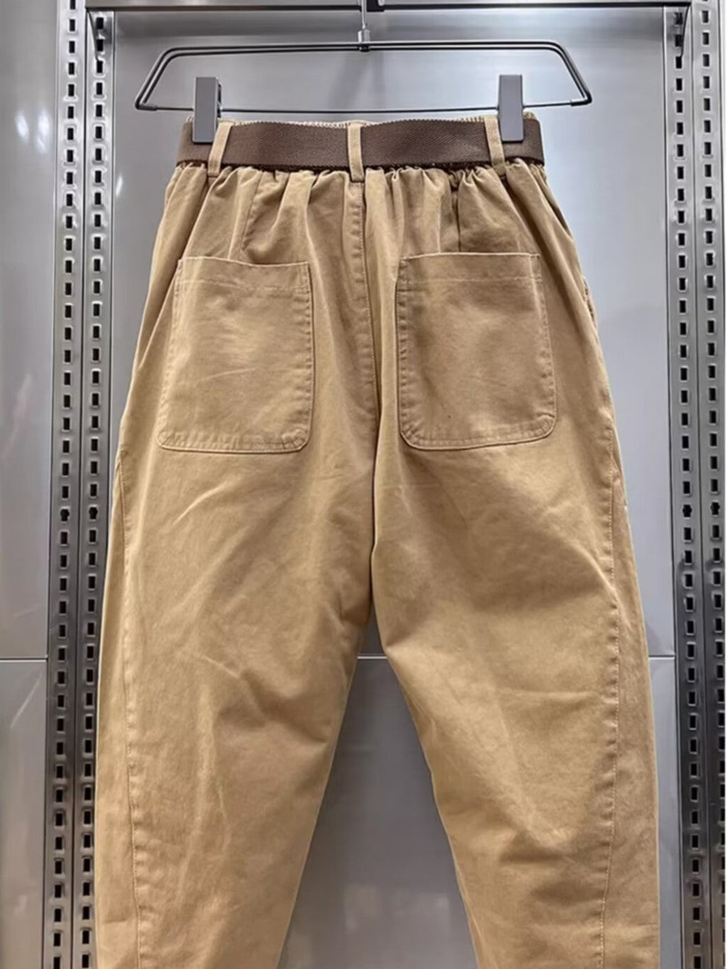 Edwin | Lässige Hose mit Gürtel