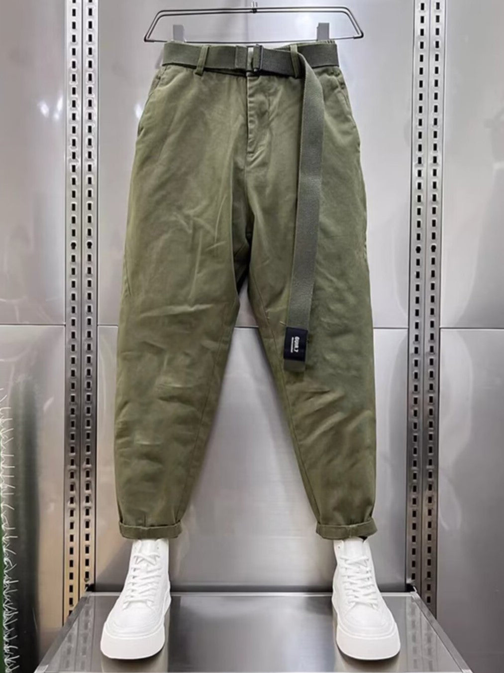 Edwin | Lässige Hose mit Gürtel