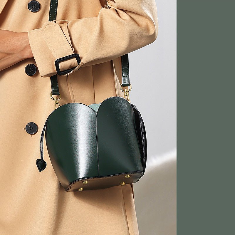 JULEIKA I LUXURIÖSE LEDERHANDTASCHE